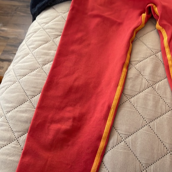 Small alphalete amplify originally golden hour. I dyed them reddish pink - Picture 4 of 10